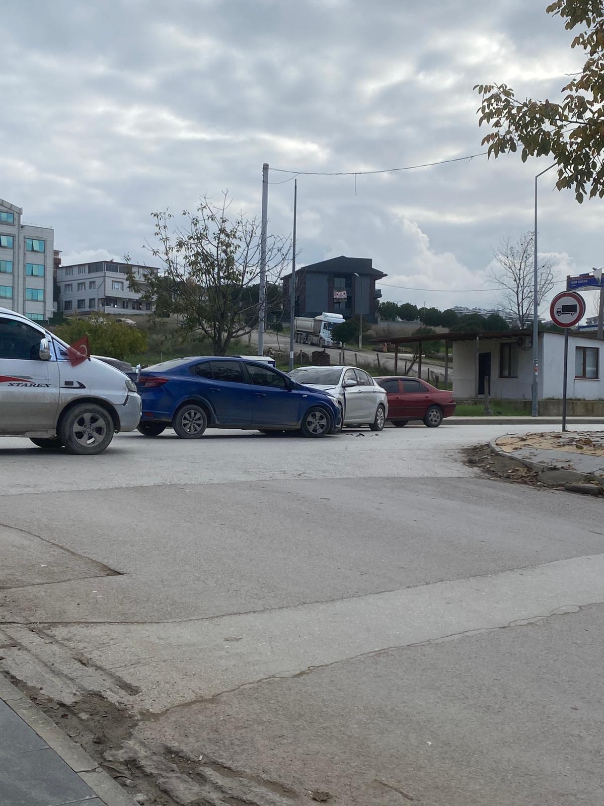 gaza YALOVA’da MADDİ HASARLI KAZA